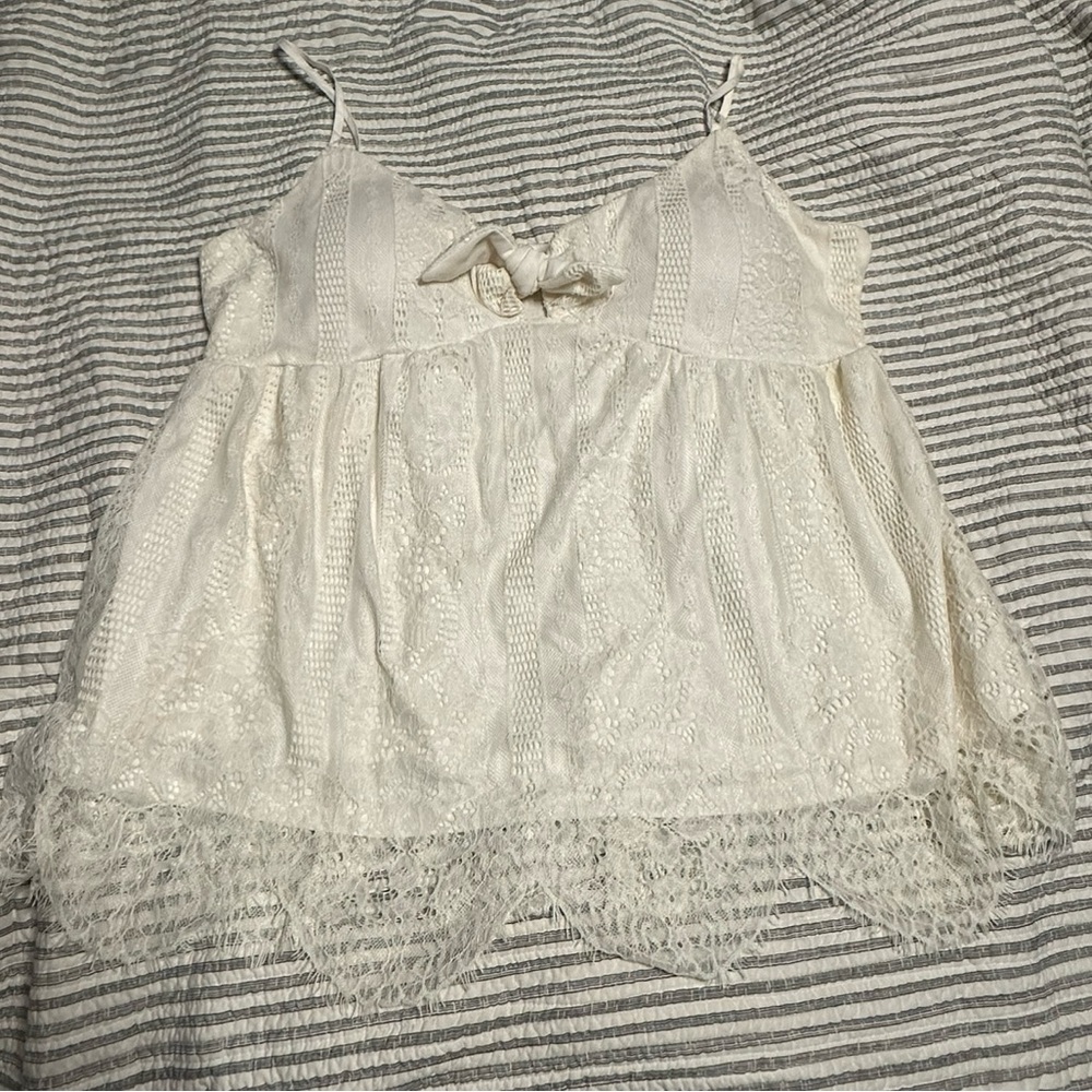 Lace look top super cute